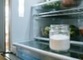 Colocar bicarbonato na geladeira: por que é indicado e para que serve
