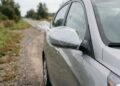 Saco plástico no espelho retrovisor: o que significa e por que é necessário fazê-lo