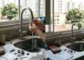 Como desentupir o filtro da torneira e recuperar a pressão da água em poucos minutos sem gastar nada