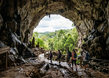 Uma gruta com 50 cavernas dentro na Princesa do Norte de Minas guarda o maior parque urbano de cavernas do estado