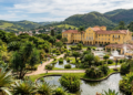 Um vulcão extinto, águas sulfurosas e jardins de Burle Marx fazem desta cidade mineira um dos destinos mais curiosos do interior