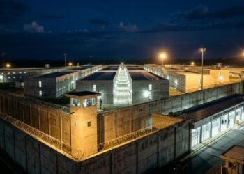 Dentro da prisão mais mortal do mundo: o motivo pelo qual as luzes nunca se apagam