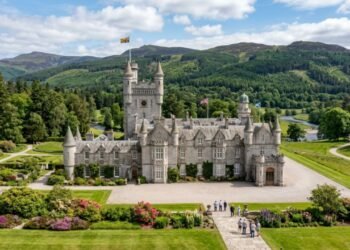 O castelo que a realeza britânica abre ao público por poucas libras, e o cômodo que ninguém pode fotografar