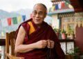 Dalai-lama, líder espiritual do Budismo Tibetano: “As boas qualidades humanas; honestidade, sinceridade, um bom coração, não podem ser compradas com dinheiro, nem podem ser produzidas por máquinas, mas apenas pela própria mente.”