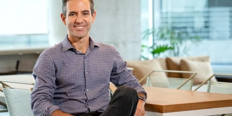 O empresário colombiano sentiu esse incômodo na pele quando mudou para o país e tentou abrir uma simples conta bancária - Créditos: Divulgação / Nubank