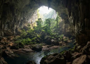 Exploradores da National Geographic Society revelam a grandiosidade da caverna Son Doong