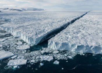 Cientistas descobrem novos sinais na Geleira Thwaites revelam uma estrutura cada vez mais vulnerável