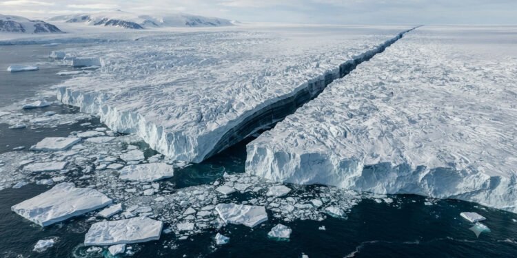 Cientistas descobrem novos sinais na Geleira Thwaites revelam uma estrutura cada vez mais vulnerável