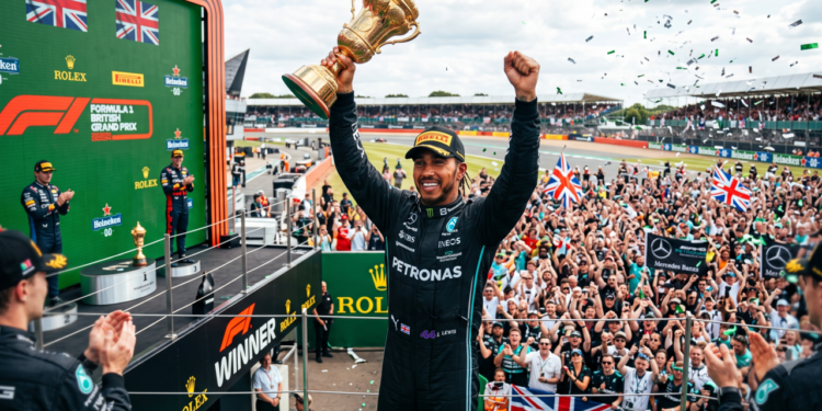 A citação do dia de Lewis Hamilton: “Lembre-se de quem você é. Você já fez isso uma vez, e vai conseguir de novo.”