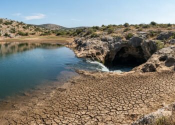 O lago que desaparece e reaparece todos os anos intriga cientistas há décadas
