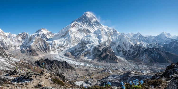 Monte Everest lidera as 14 montanhas mais altas do mundo por um motivo estudado pela Ciência