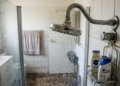 Nem bicarbonato de sódio nem vinagre: a melhor maneira de remover o calcário dos ralos do chuveiro e evitar a redução da pressão da água