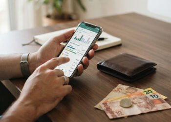 O hábito de 10 minutos que especialistas dizem ajudar a evitar problemas financeiros