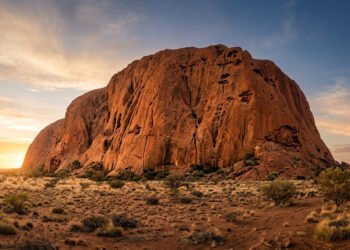 Cientistas explican por que Uluru domina o deserto australiano e guarda segredos de uma origem antiga
