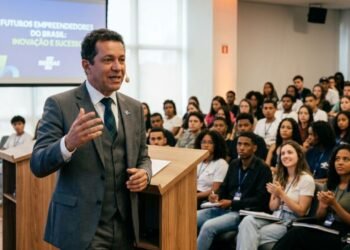 A chave do sucesso de João Appolinário, fundador e presidente da marca Polishop: “Empreender é transformar problemas em oportunidades.”