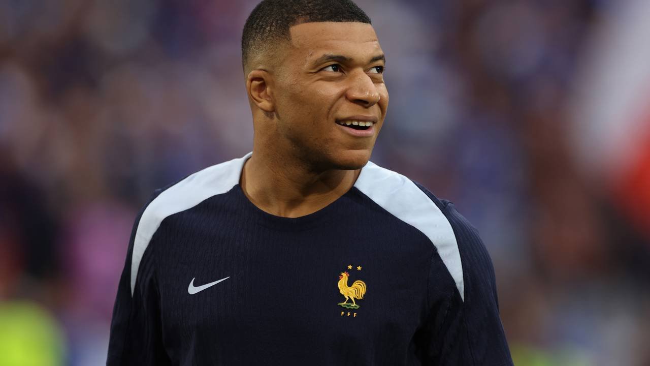 Como Mbappé virou “ditador” na internet e o que está por trás dessa onda de memes