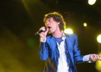 Mick Jagger, músico de rock aos 82 anos, sobre o sucesso: “Nem sempre se consegue o que se quer, mas se você tentar, consegue o que precisa.”