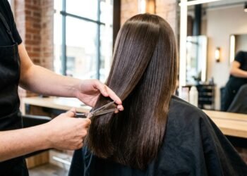 Cabeleireiro revela o tempo certo para cortar o cabelo sem atrapalhar o crescimento