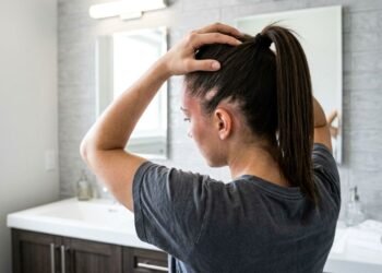 Dermatologistas fazem um alerta para quem prende o cabelo apertado todos os dias