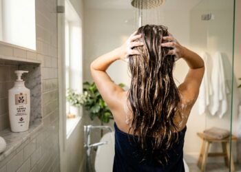 Lavar o cabelo todos os dias: se você faz isso, vai se interessar pelos shampoos coreanos