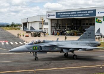 Por que o Brasil escolheu o caça sueco e recusou o francês: a decisão de 36 aeronaves que a França lamenta até hoje