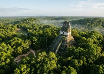 Arqueólogos encontram enorme cidade maia escondida na selva do México