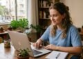 Qual o melhor horário para enviar uma candidatura de emprego? Um consultor de carreira explica por que enviar o currículo pela manhã pode ajudar a destacá-lo