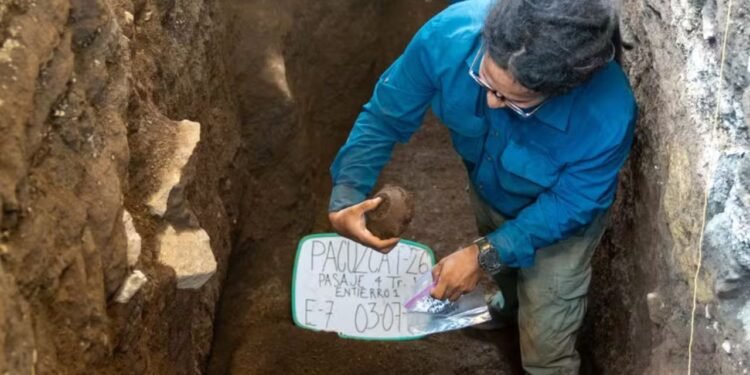 A descoberta ocorreu durante trabalhos de campo na região central de El Salvador em um terreno antigo - Créditos: Ministério da Cultura de El Salvador