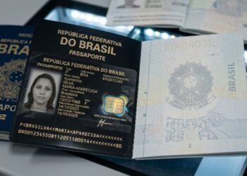 Os 169 destinos que aceitam brasileiros sem visto e o detalhe do passaporte que barra viajante na imigração