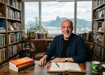Citação de Paulo Coelho, escritor e letrista brasileiro: “Quando você quer alguma coisa, todo o universo conspira para que você realize o seu desejo.”