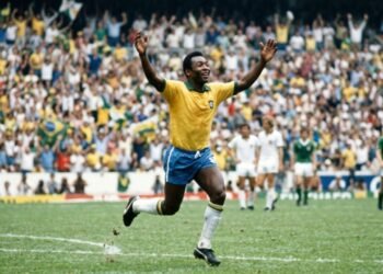 Frase do dia de Pelé: “O sucesso não é determinado por quantas vezes você ganha, mas por como você joga na semana seguinte à derrota.” Uma poderosa lição sobre fracasso, resiliência e a atitude que define o que acontece a seguir