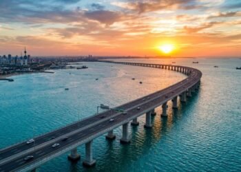 ponte sobre o mar