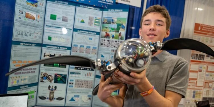 O inventor por trás dessa ideia brilhante é o jovem estudante canadense Evan Budz, de apenas 16 anos, que passou meses testando o equipamento - Créditos: Licença da Society for Science