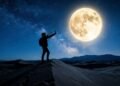 Provérbio árabe do dia: “Quem tentar atirar uma pedra na lua não conseguirá, mas acabará aprendendo a usar um estilingue.”