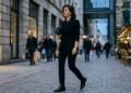 A história por trás das roupas pretas na moda que transformou uma cor simples em símbolo de luxo