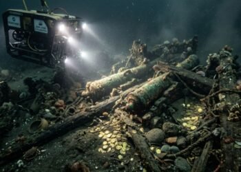 Tesouro de até US$ 20 bilhões começa a ser retirado de lendário navio no fundo do mar