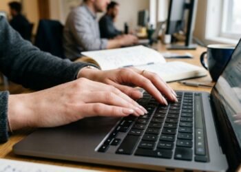 Adeus unhas que quebram fácil: esse comprimento está conquistando quem busca conforto e estilo