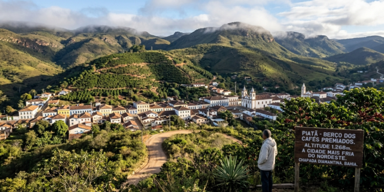 A cidade guarda cachoeiras cristalinas, o Pico do Barbado ao lado e uma das lavouras de café especial mais premiadas do país. / Imagem ilustrativa
