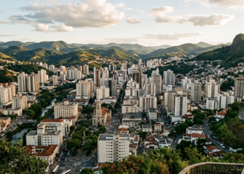A Manchester Mineira foi a 1ª cidade a receber energia hidrelétrica de Minas e hoje une IDH alto, vinhos de altitude e tradição