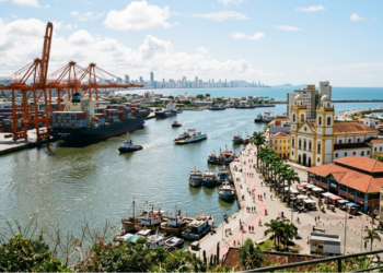 Cresce 44% o número de brasileiros indo viver na cidade do 2º maior porto do Brasil, PIB per capita de R$ 182 mil e o 4º m² mais caro do país em 12 anos se tornando a nova joia catarinense