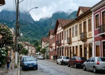 A única cidade fundada por suíços no Brasil tem título oficial de 'Suíça Brasileira' e foi colonizada por 10 nações diferentes