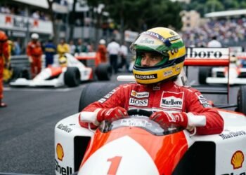 Ayrton Senna, lendário piloto brasileiro de Fórmula 1, sobre vitória: “Se você quer ser bem-sucedido, precisa ter dedicação total, buscar seu último limite e dar o melhor de si.”
