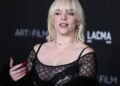 Reflexão do dia de Billie Eilish: “Fiquei famosa aos 13 anos e precisei viver uma vida muito estranha.”