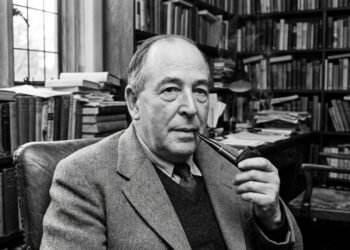 Frase de C. S. Lewis: “A humildade não é pensar menos de si mesmo, mas pensar menos em si mesmo.”