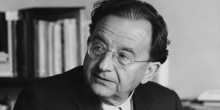 Erich Fromm, psicanalista, sobre o amor: "encontrar a “pessoa certa” não basta, amar é uma capacidade que exige cuidado, responsabilidade, respeito e conhecimento".
