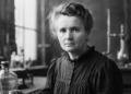 Marie Curie, vencedora de dois Prêmios Nobel, um em Física e outro em Química: “Não se pode construir um mundo melhor sem melhorar os indivíduos.”