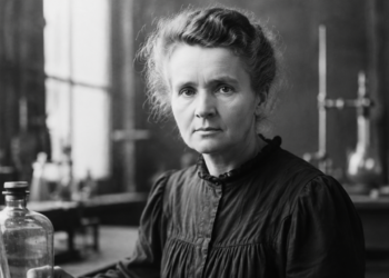 Marie Curie, vencedora de dois Prêmios Nobel, um em Física e outro em Química: “Não se pode construir um mundo melhor sem melhorar os indivíduos.”