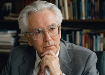 Viktor Frankl, filósofo e psiquiatra austríaco: “Tudo pode ser tirado de uma pessoa, menos a liberdade de escolher sua atitude diante das circunstâncias.”