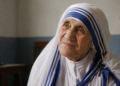 Madre Teresa de Calcutá, freira e vencedora do Prêmio Nobel da Paz: “Onde começa o amor? Em nossa própria casa.”