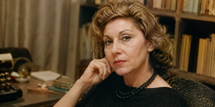 Clarice Lispector, escritora brasileira: “Liberdade é pouco. O que eu desejo ainda não tem nome.”